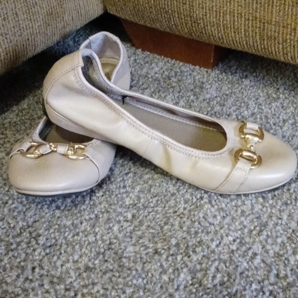 Beige St John's Bay flats